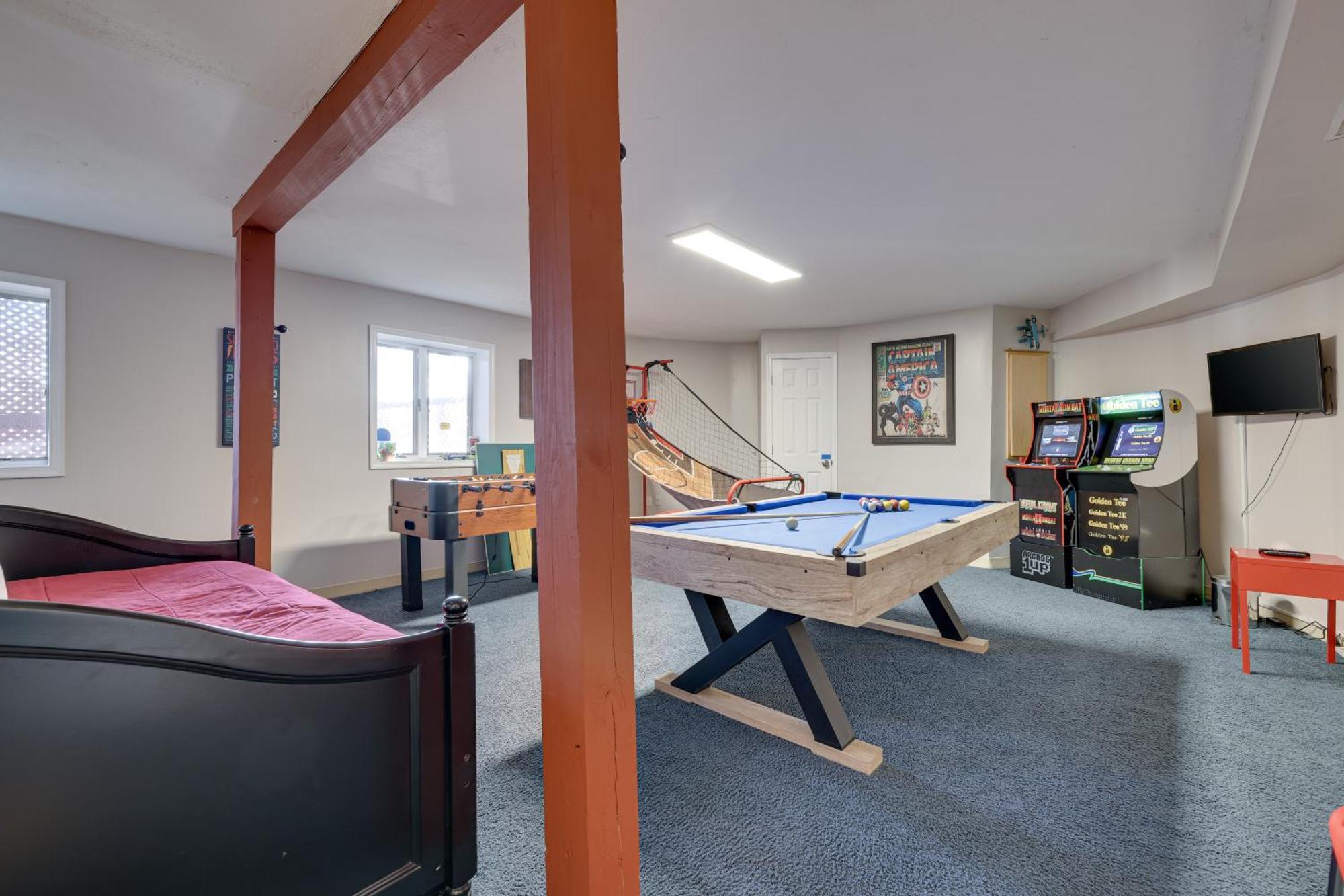 Unique Roundhouse: Hot Tub-Game Room-Firepit&More! 布什基尔 外观 照片