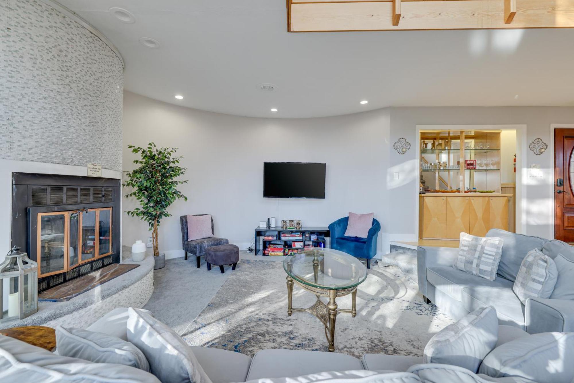 Unique Roundhouse: Hot Tub-Game Room-Firepit&More! 布什基尔 外观 照片